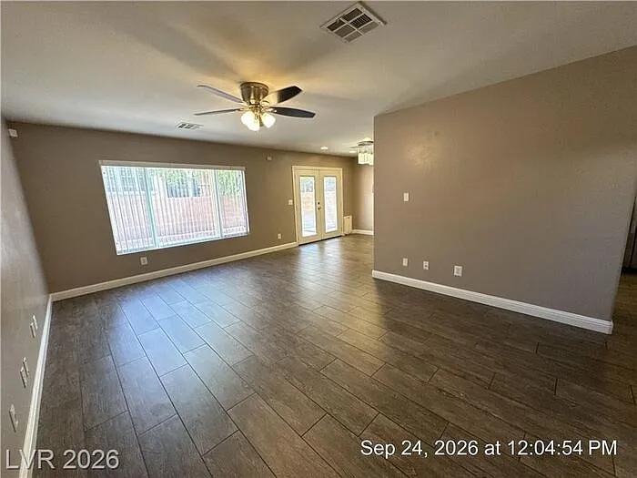 4 bed, 2.5 bath, 1569 sqft, $2,050 — Photo 4