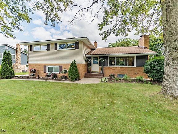 2nd image of 2359 Hoffman Rd