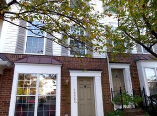 46988 Courtyard Sq, Sterling, VA 20164