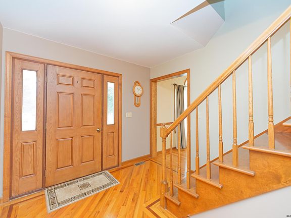 3rd image of 2 Copperfield Dr