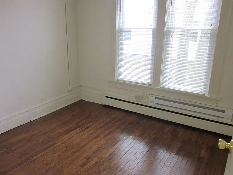 206 W Washington St — Photo 10
