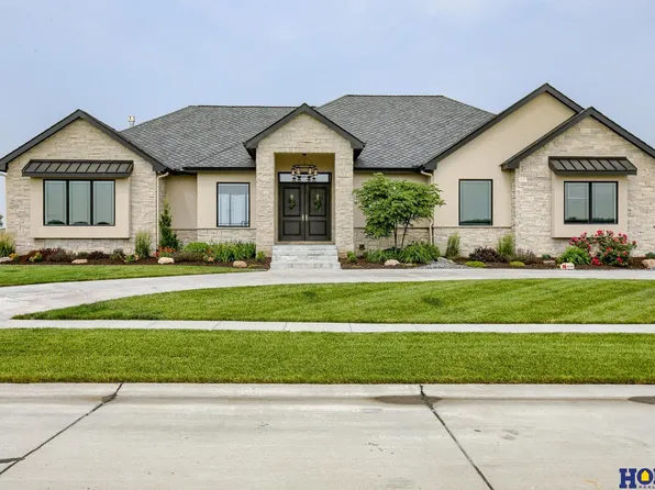 7411 SW 29th St, Lincoln, NE 68523