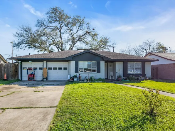 819 Hackberry St, Stafford, TX 77477