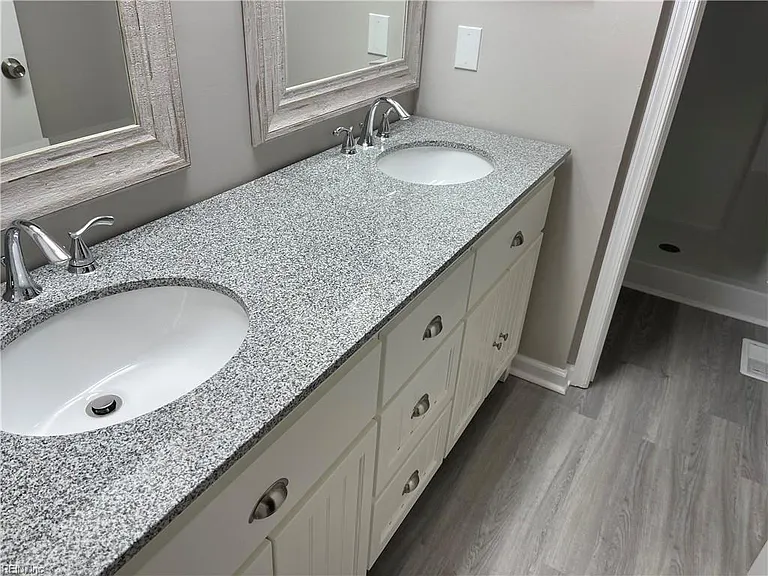 808 Quesnel Dr — Photo 31