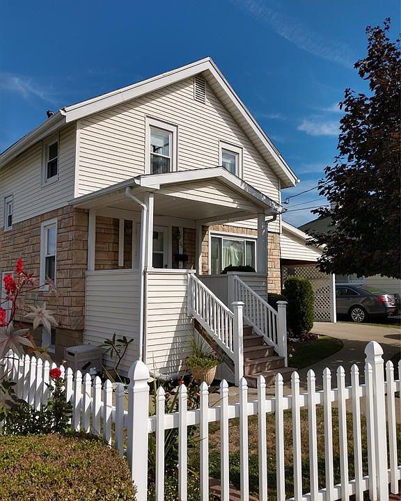 1st image of 75 Union St