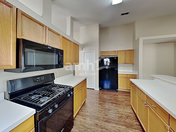 3rd image of 15915 Autumn Glen Ave