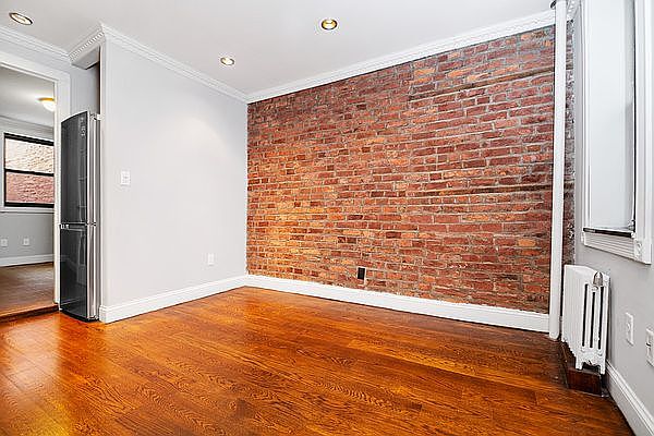 1st image of 115 Mulberry St APT 1R