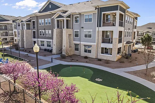 The Woodford on Mockingbird Photo 1
