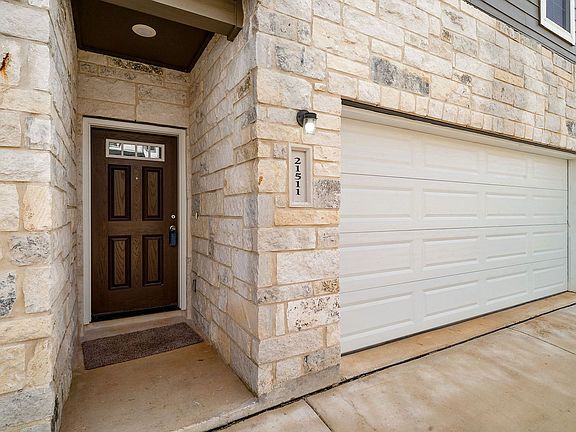 3rd image of 21511 Sir Walter Ln
