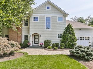 19 Mid River Run Rd, Stamford, CT 06902