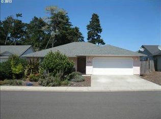 101 Park Village Loop, Florence, OR 97439