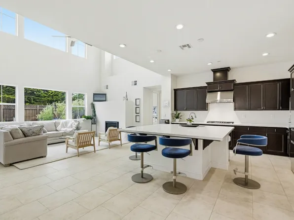 600 Bluffs Dr, Marina, CA 93933