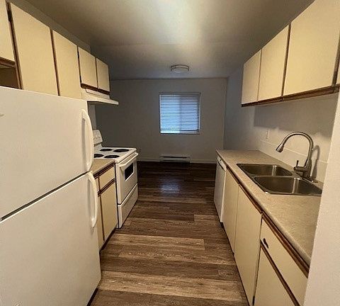 2nd image of 10011 150th St #102