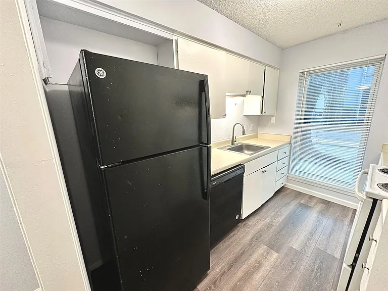 3822 Southway Dr #102 — Photo 7
