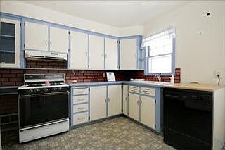 5th image of 1837 S Park St