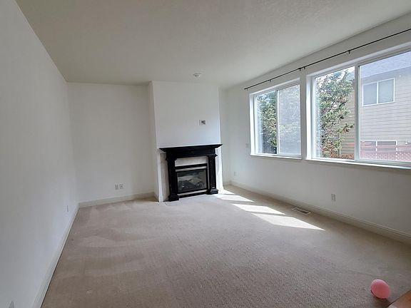 4th image of 2327 NE 149th St