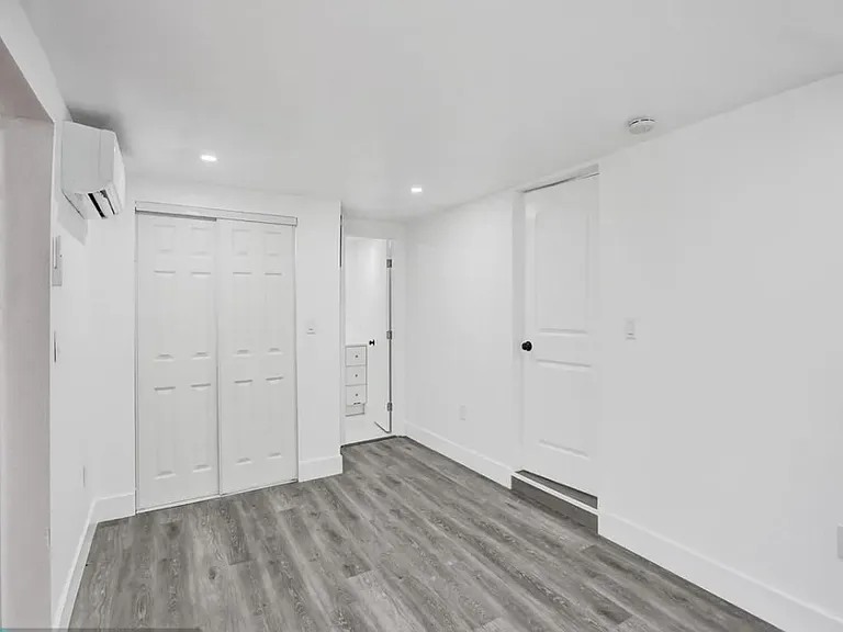 940 SW 28th St #1 — Photo 4