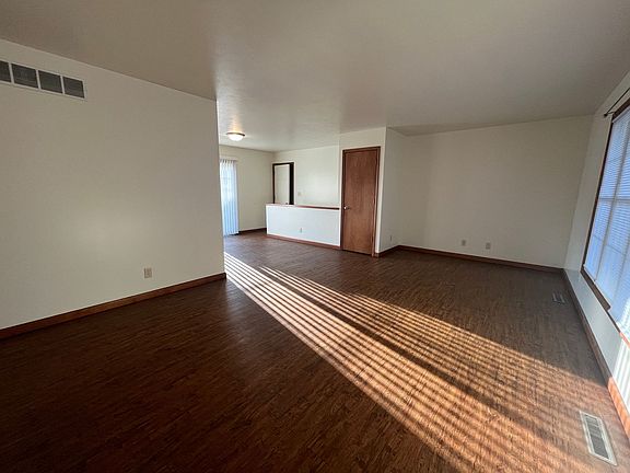 2nd image of 216 Tanglewood Dr