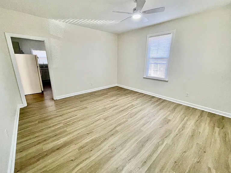 105 Summit St — Photo 3