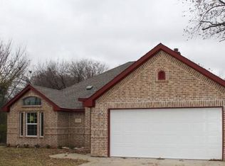 710 Churchill Rd, River Oaks, TX 76114