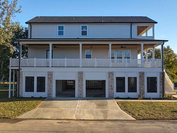 3rd image of 136 Vista Dr