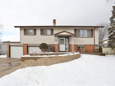 640 Edgemont Ln, Hoffman Estates, IL, 60169