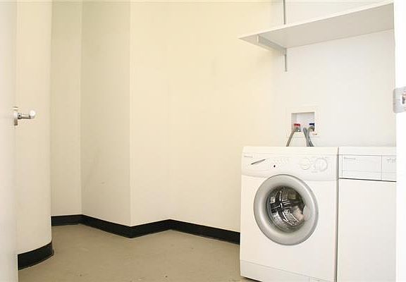 5th image of 2728 Thomson Ave Unit 353