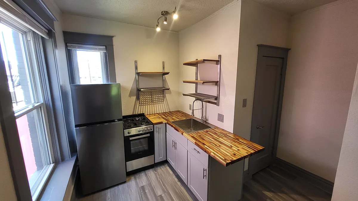 Stainless steel appliances! - 1530 N Pearl St #7
