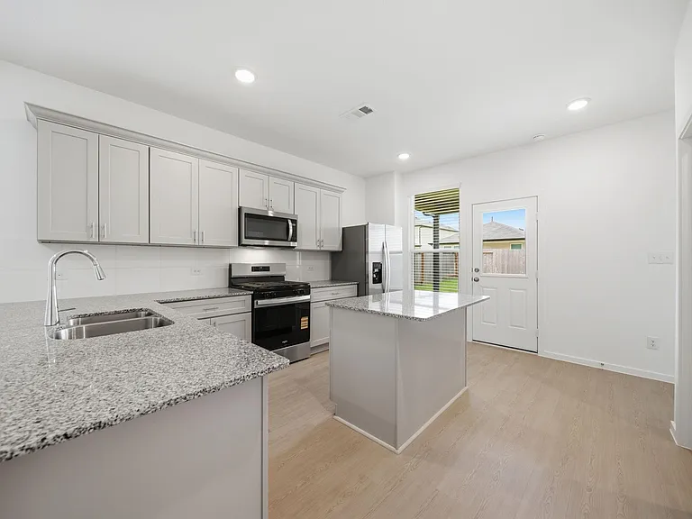 610 Amber Falls Dr — Photo 12