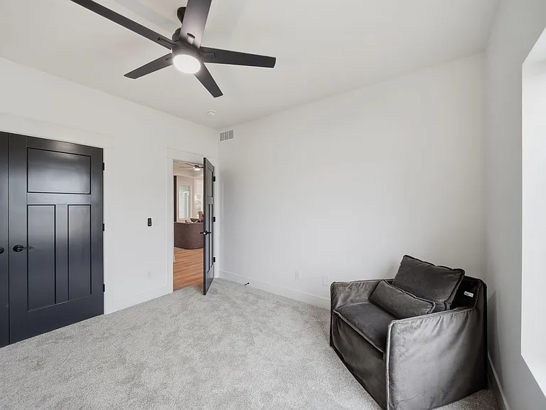 8600 50th Ct — Photo 19