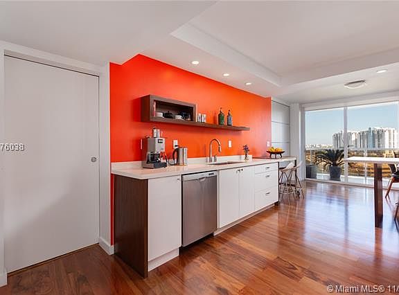 4th image of 9 Island Ave APT 1414