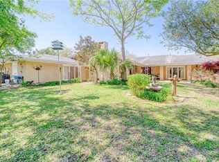 225 Shell Beach Dr, Lake charles, LA 70601