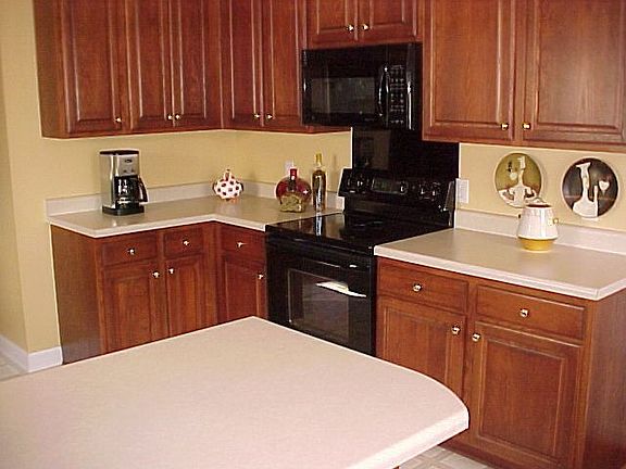 beautiful cherry stained cabinets