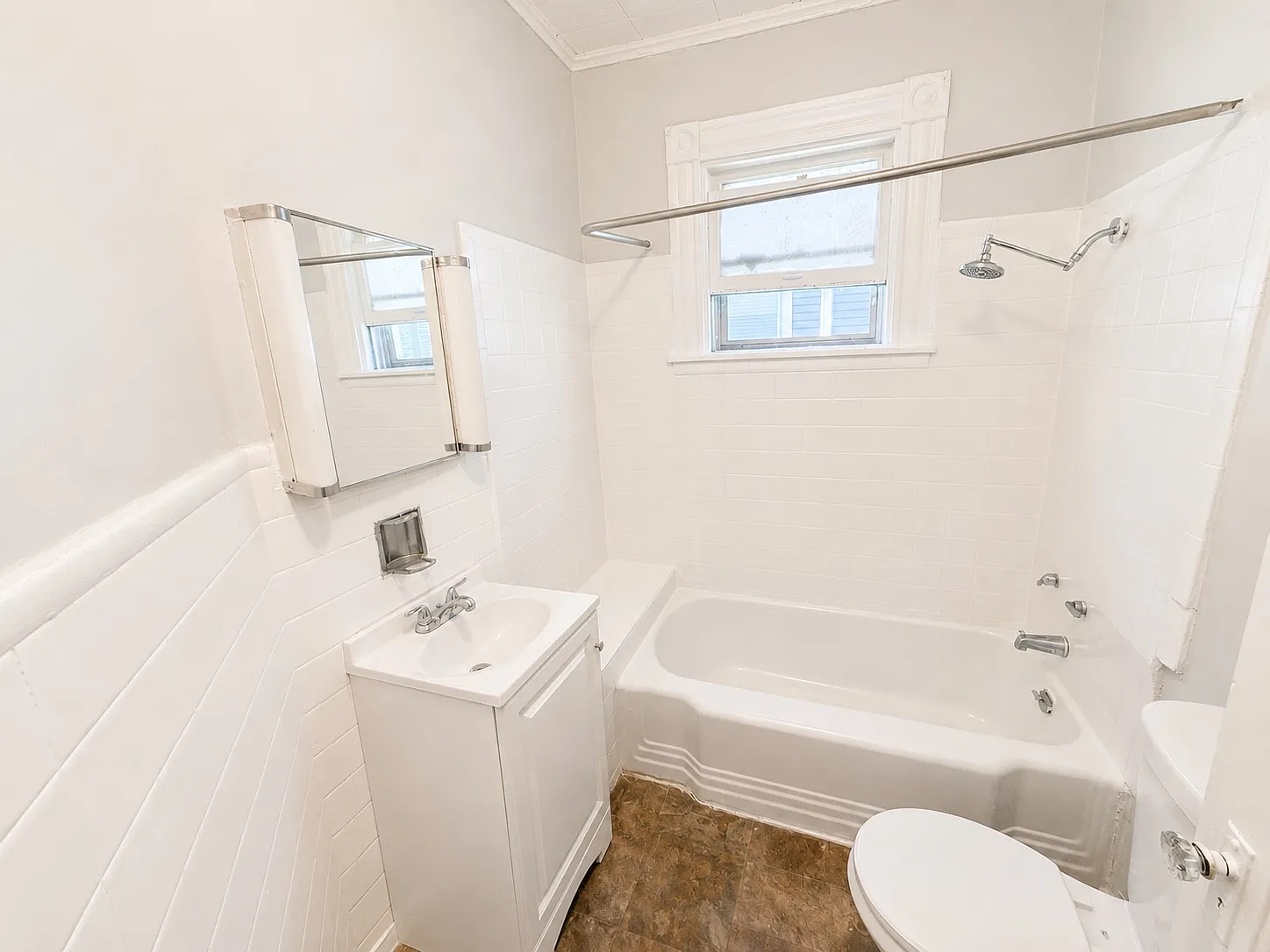 319 Park Ave — Photo 4