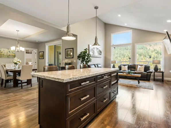 1911 Woodside Blvd #4, Kent, BC V0M 1A1