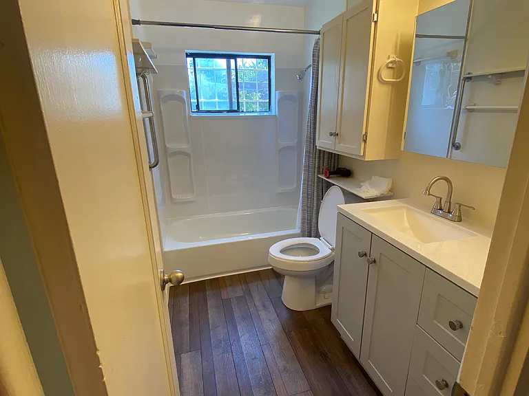 1640 Columbia Dr SE — Photo 11