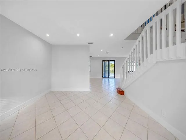 1538 Tamarind Ct — Photo 17