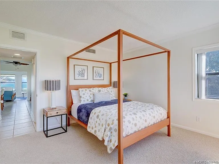 1289 NE Ocean Blvd #5 — Photo 26