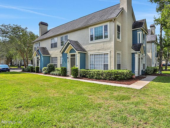2nd image of 13703 RICHMOND PARK Drive N #1807