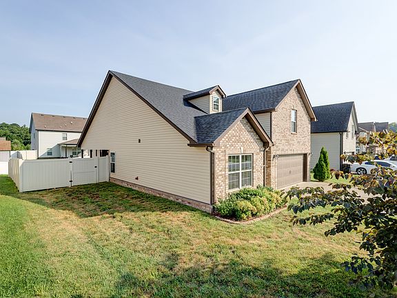2nd image of 1008 Meadowview Ln