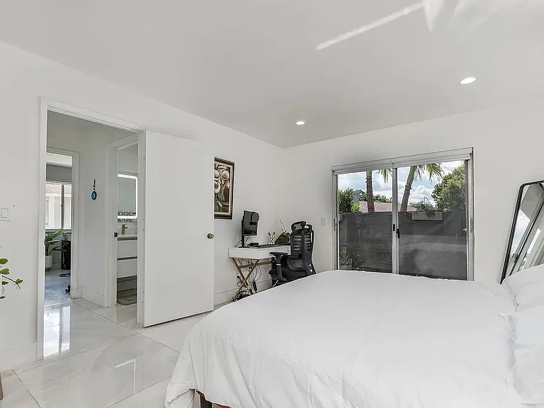 518 Woodgate Cir #E — Photo 6