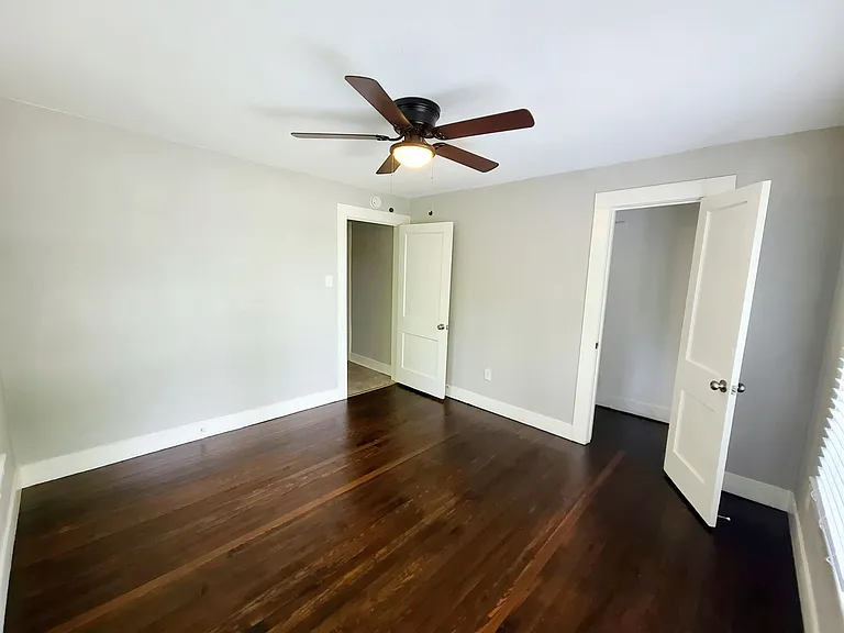 5734 Worth St — Photo 17
