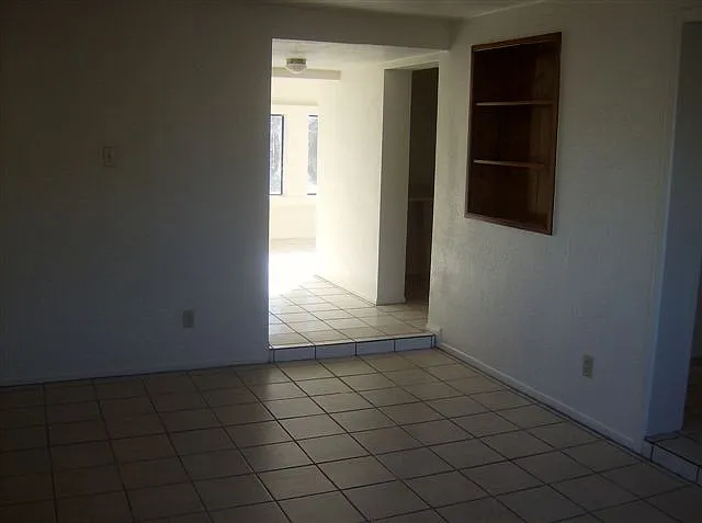 4207 N 74th Dr — Photo 12