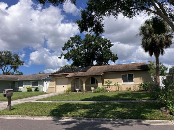 8067 Candlewoode Dr