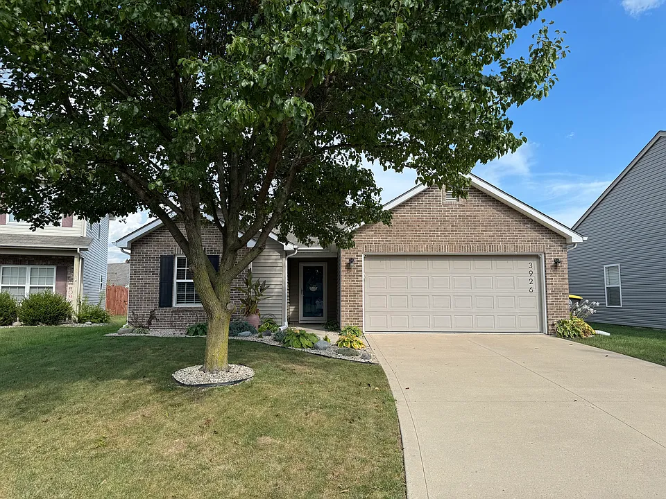 3926 Whitfield Chase