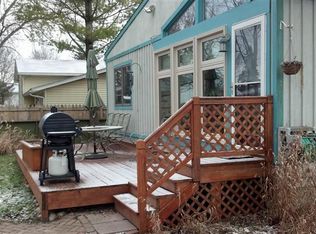 16 Chestnut Dr, Chelsea, MI