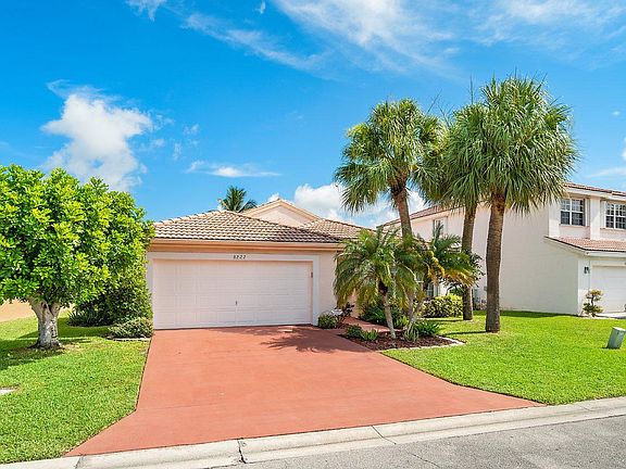 3rd image of 8222 White Rock Cir