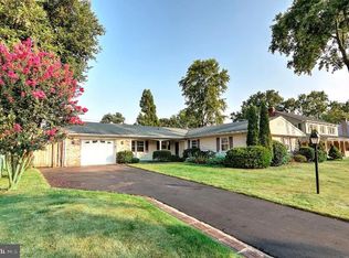 13217 Pennypacker Ln, Fairfax, VA 22033