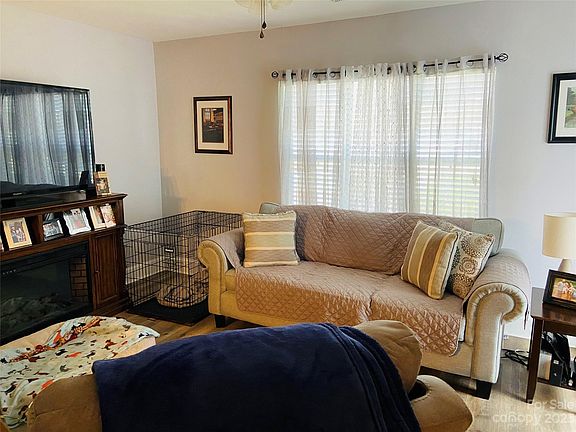 5th image of 7314 Meadow Glen Dr #604