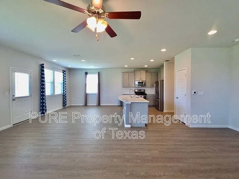 10400 Alemoor Dr — Photo 5